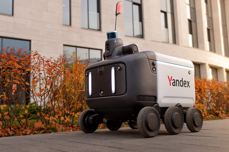 Яндекс начал сдавать в аренду роботов-доставщиков